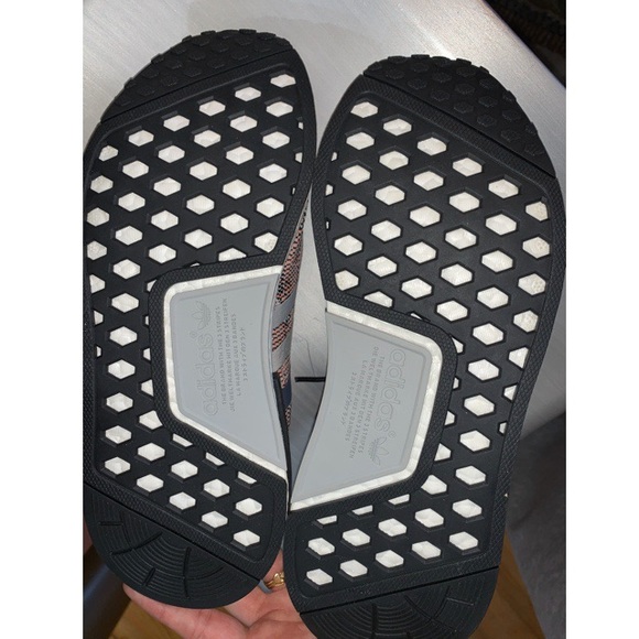 NMD R1 Pink - Picture 4 of 5